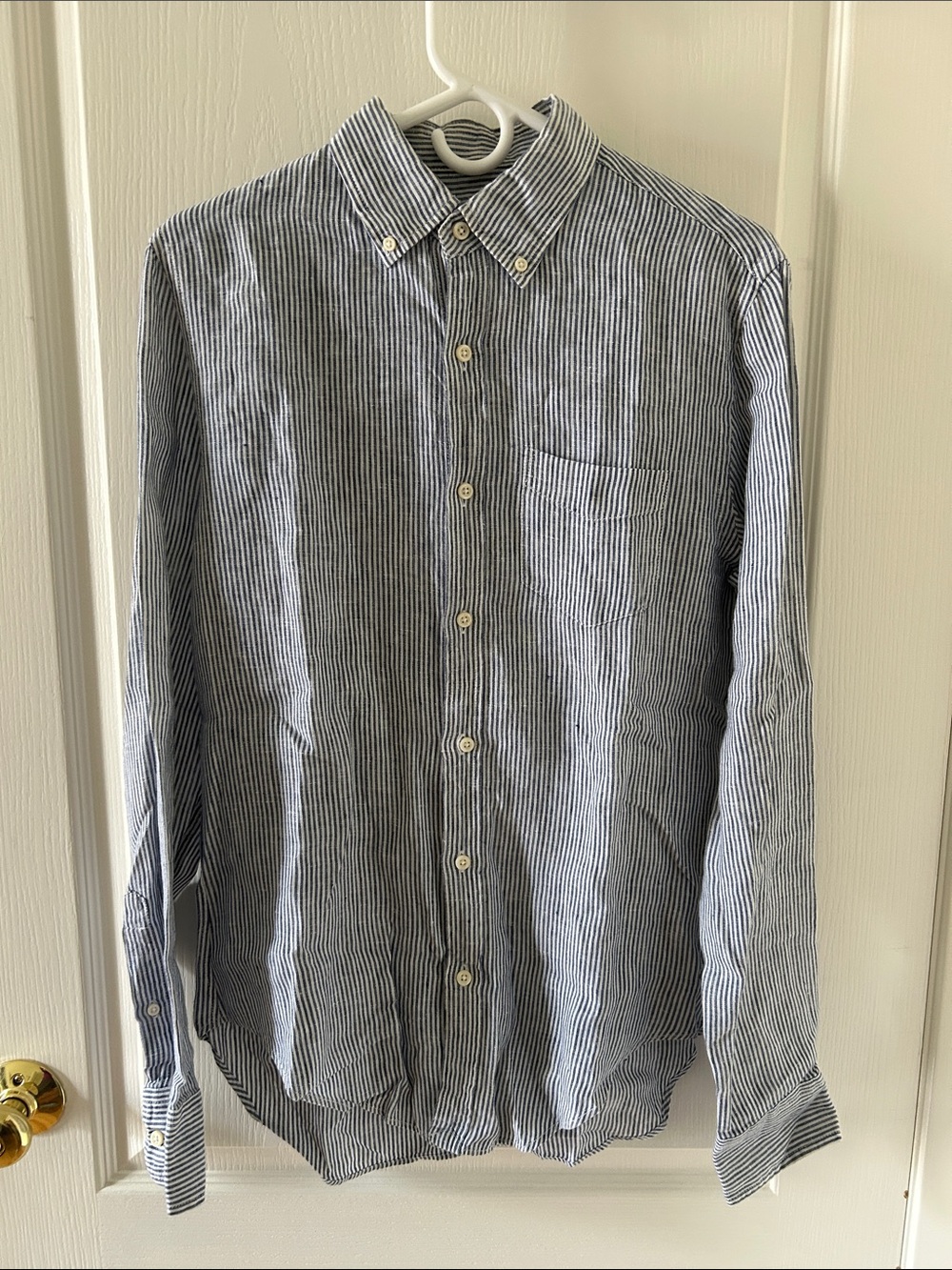 Club Monaco Blue and White Striped Button-Down 100% Linen Shirt